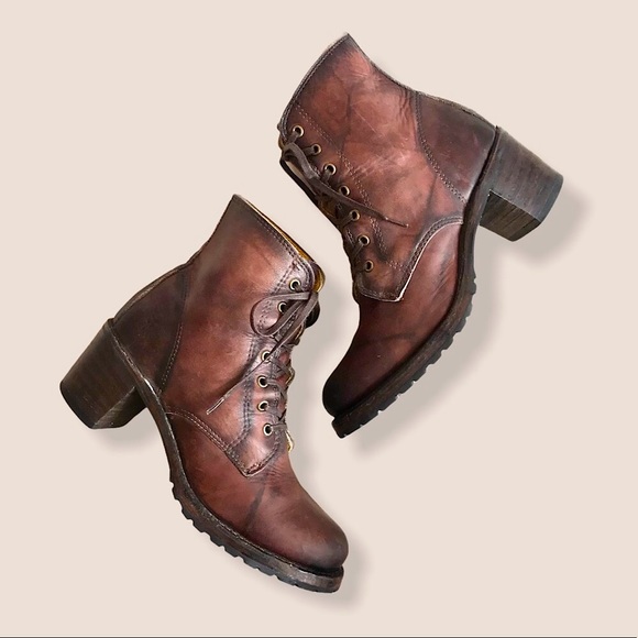 RARE Frye Sabrina 6G Lace Up Heeled Combat Boot - Picture 16 of 16